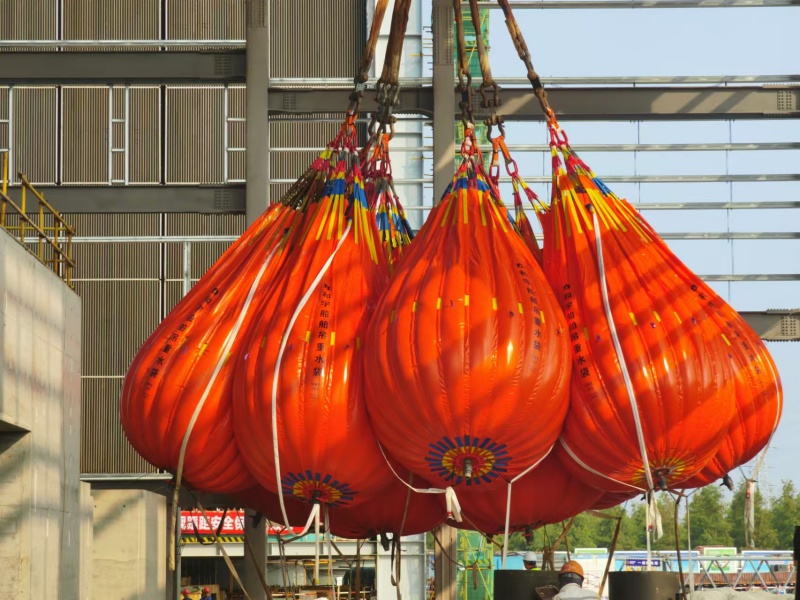 門式起重機(jī)負(fù)荷試驗(yàn).jpg